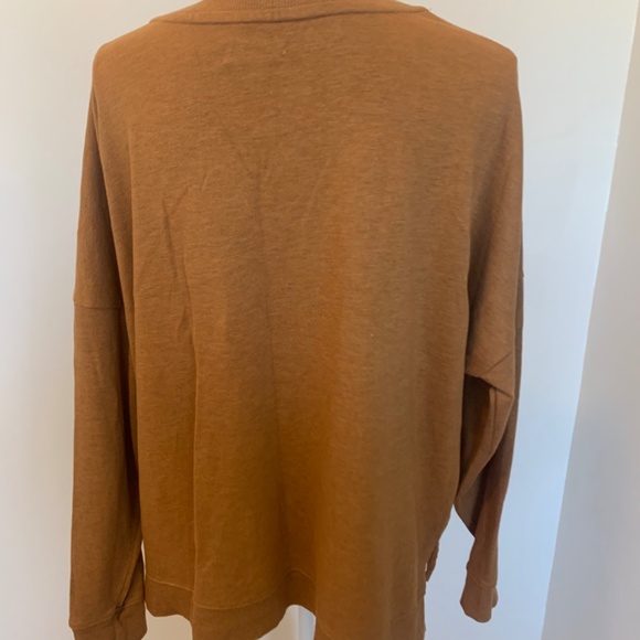 Top - Picture 4 of 6